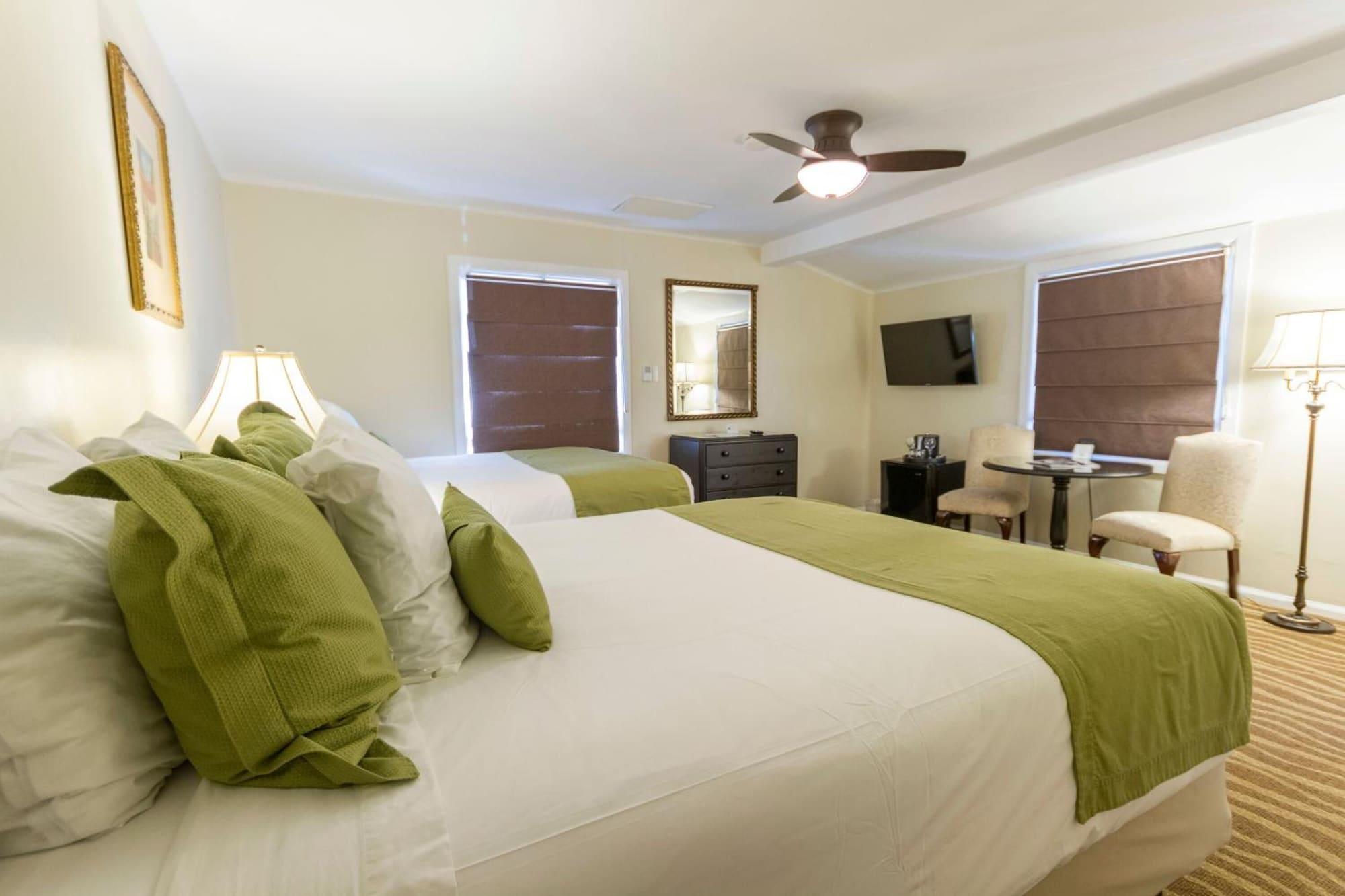 Coast Village Motel 2*