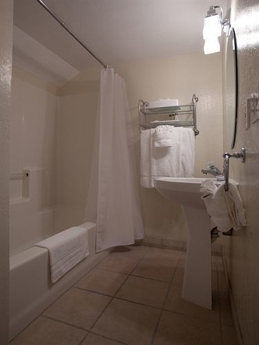 Coast Village Motel