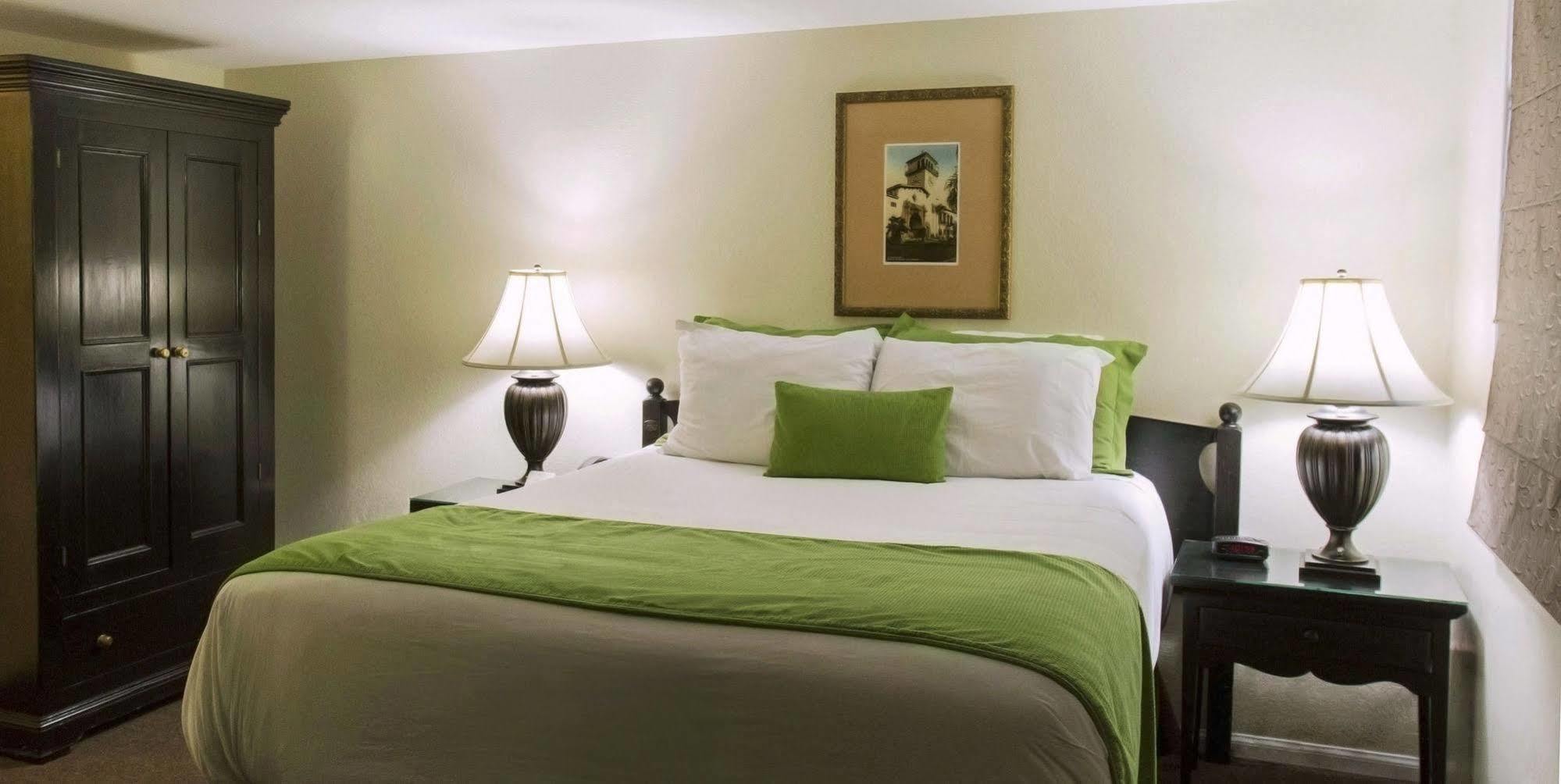 Motel Coast Village 2*